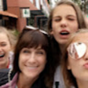 Meet your Posher, Ava